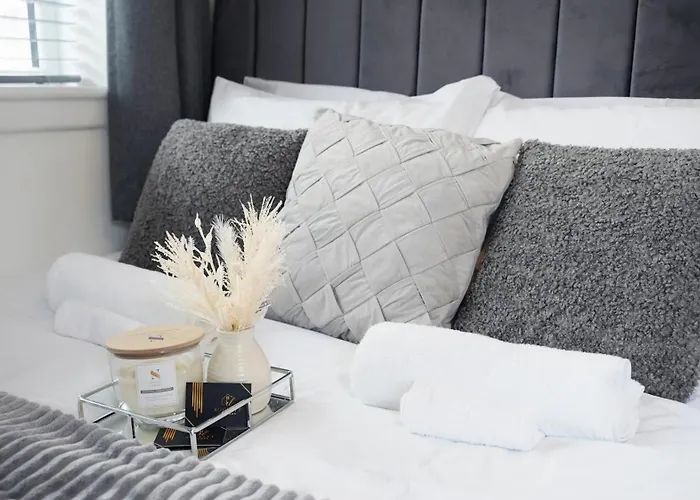 Luxury 2 Guest House, Parking With Ev , Wifi And Netflix